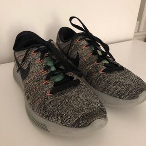 Nike Lunarlon Lunarepic Fly Knit Sneaker